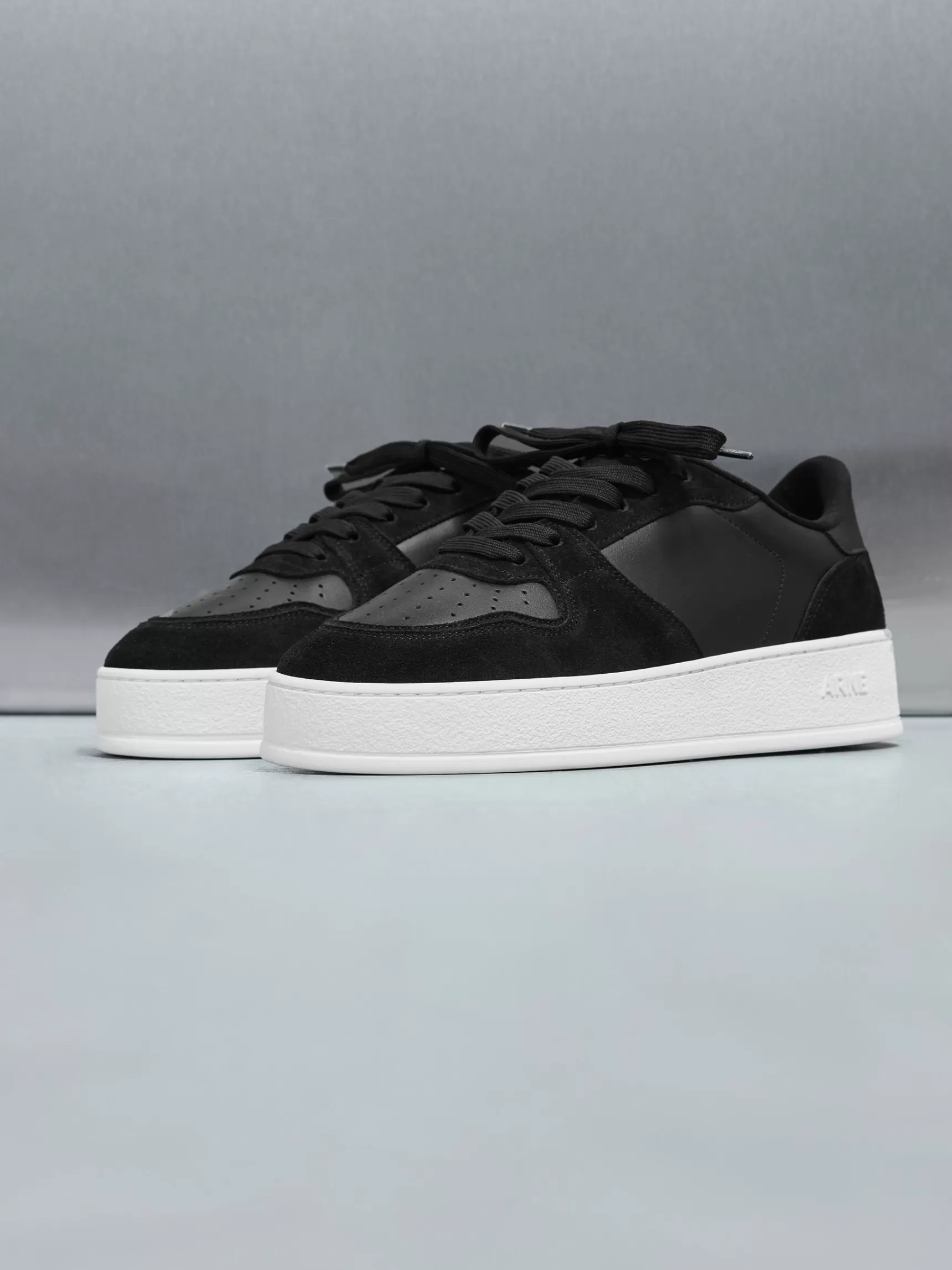 Store ARNE Arena Trainer - Black
