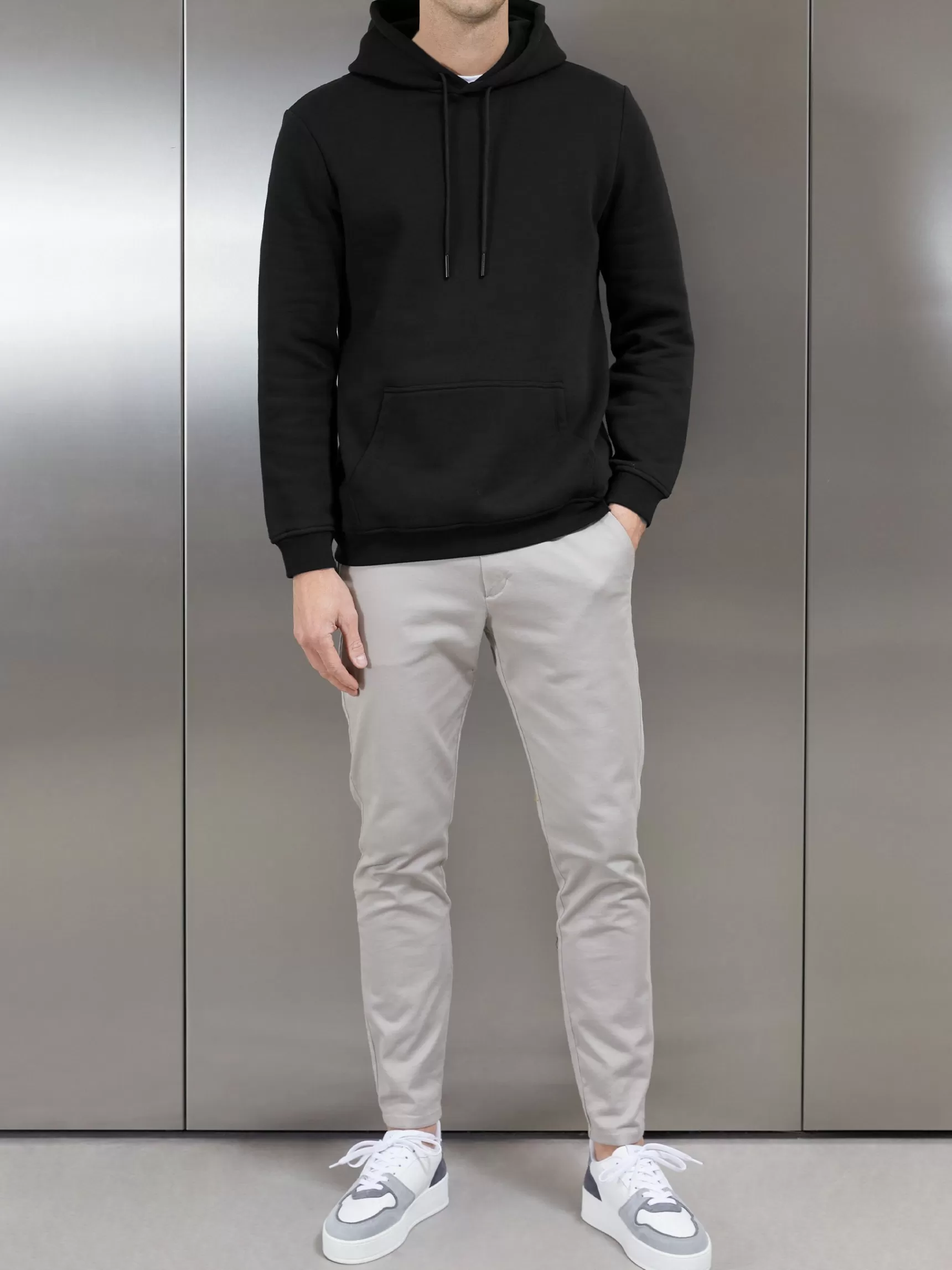 Store ARNE Essential Hoodie - Black