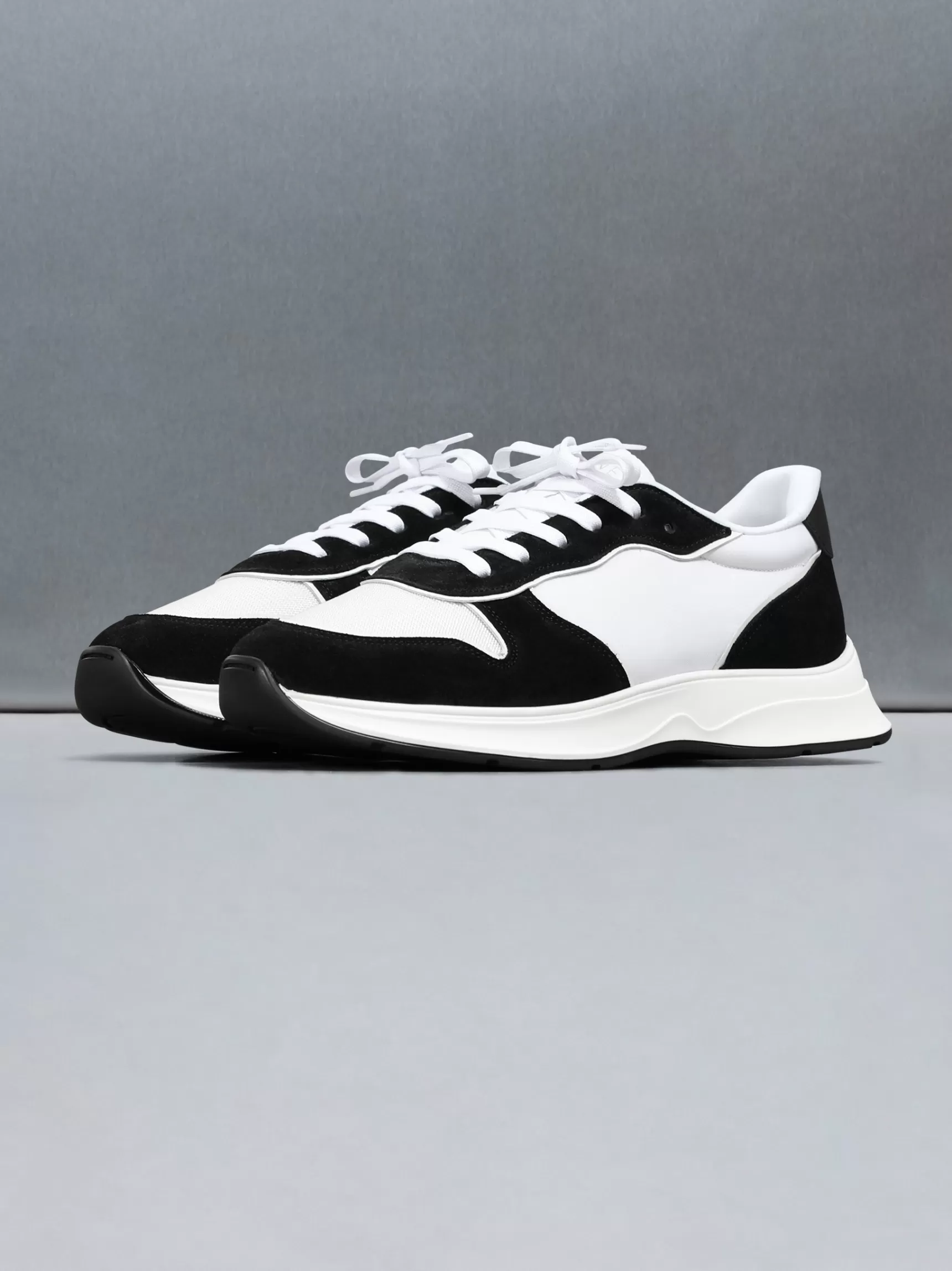 Outlet ARNE Hybrid Runner - Black White BlackWhite