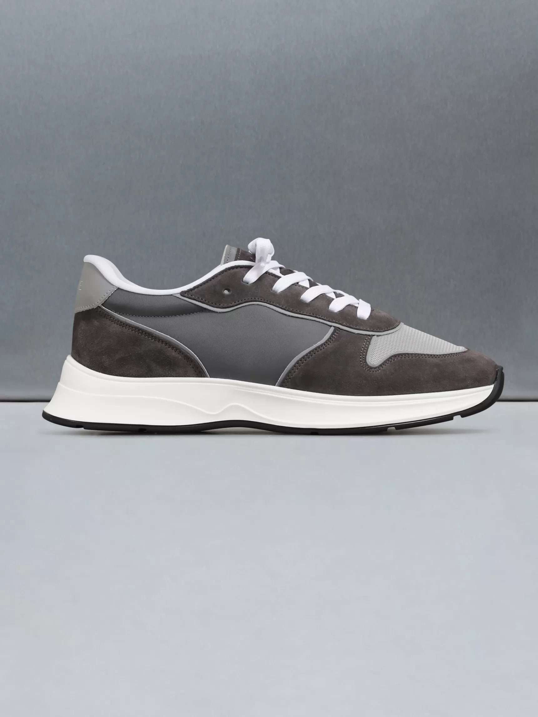 Store ARNE Hybrid Runner - Taupe