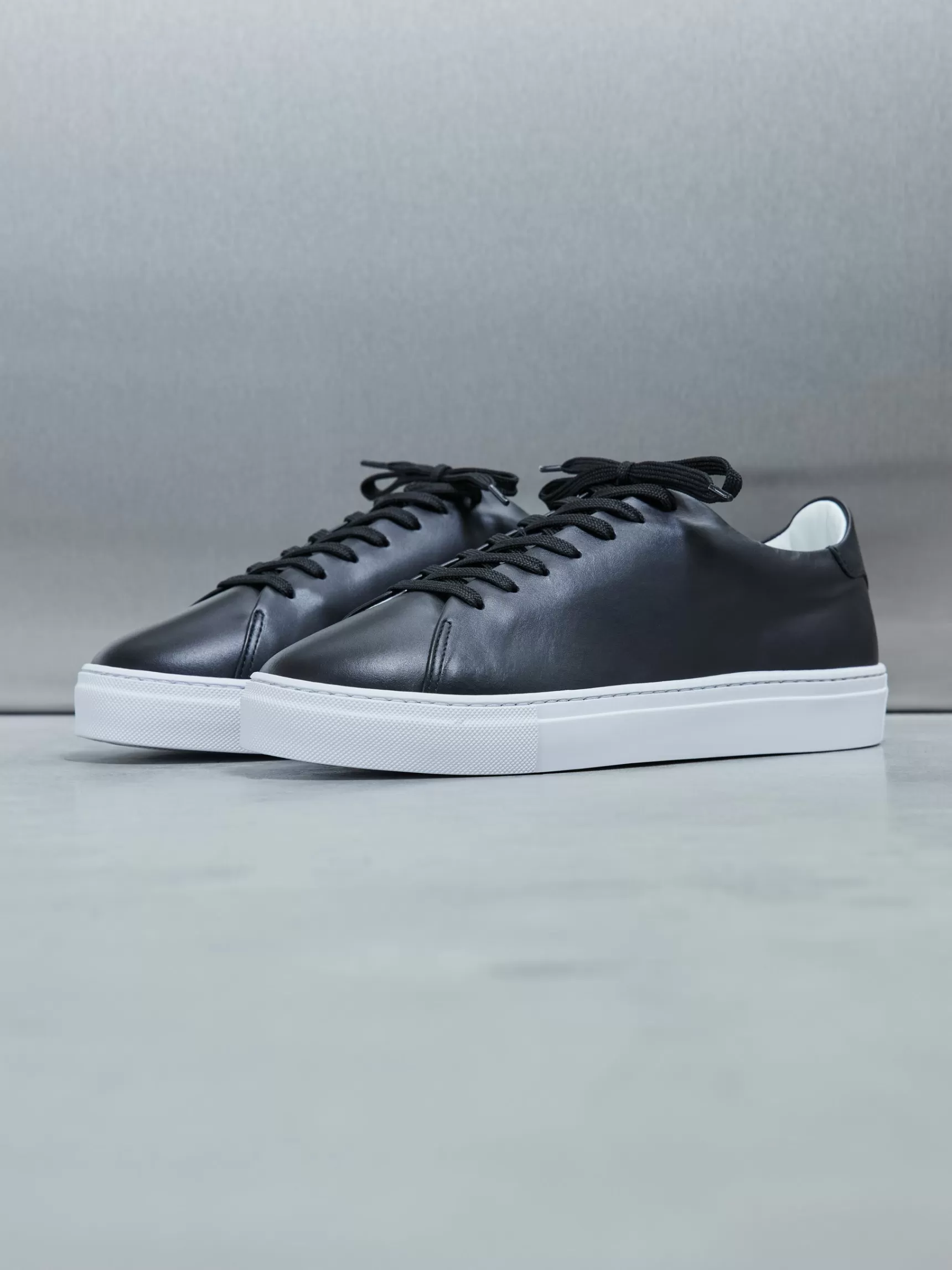 Flash Sale ARNE Low Essential Leather Trainer - Black