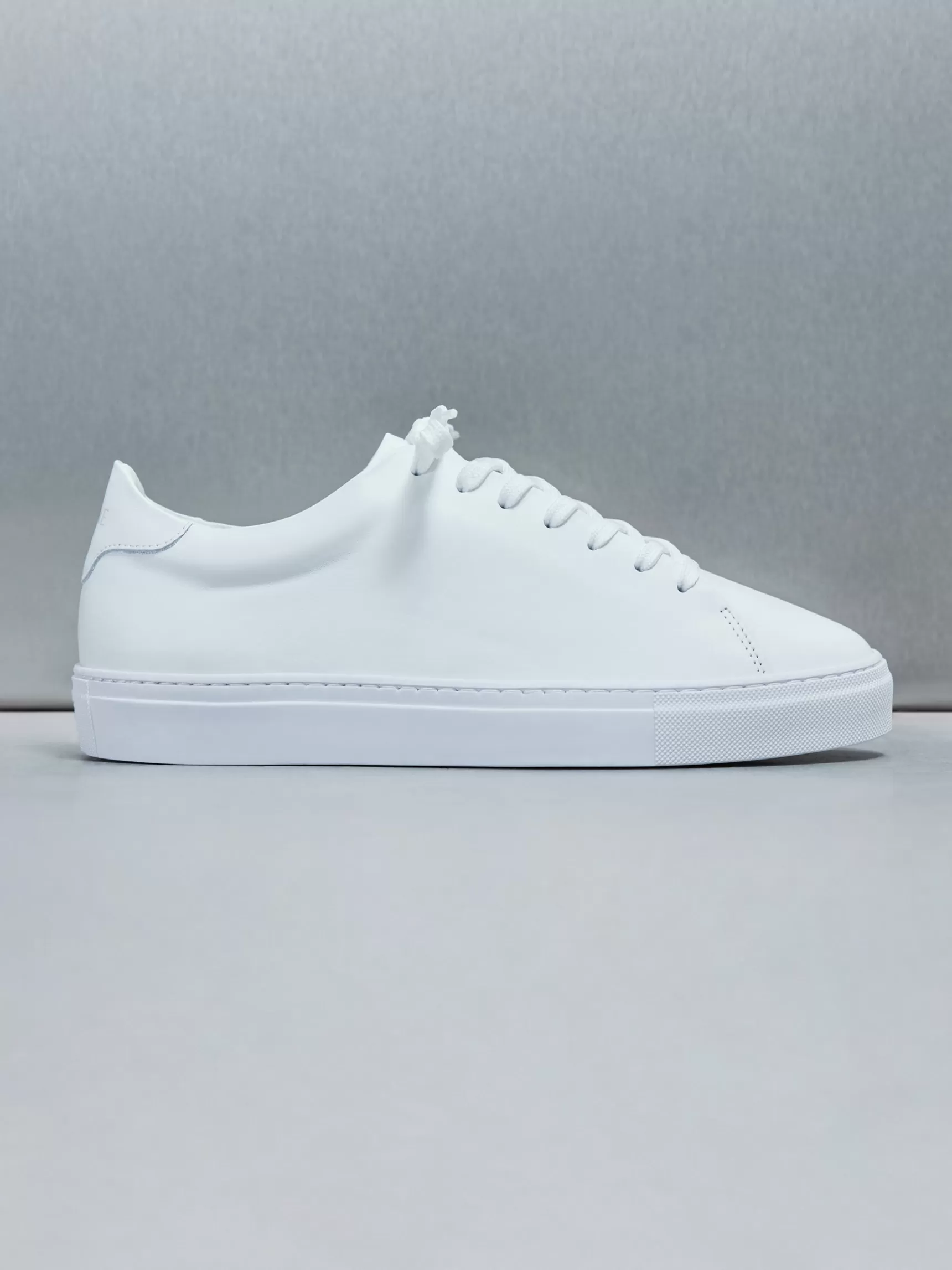 Sale ARNE Low Essential Leather Trainer - White