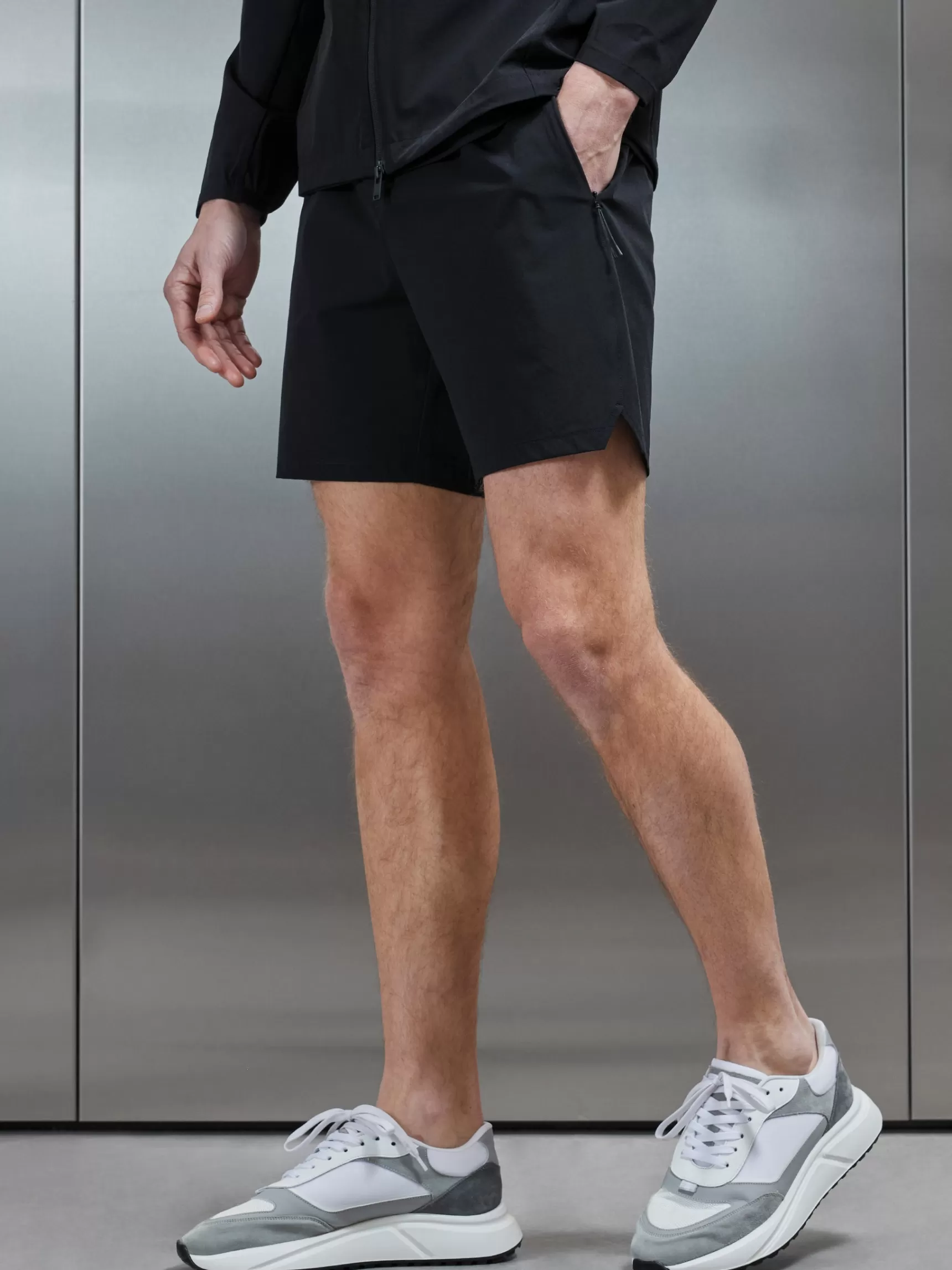 Online ARNE Performance 7inch Short - Black