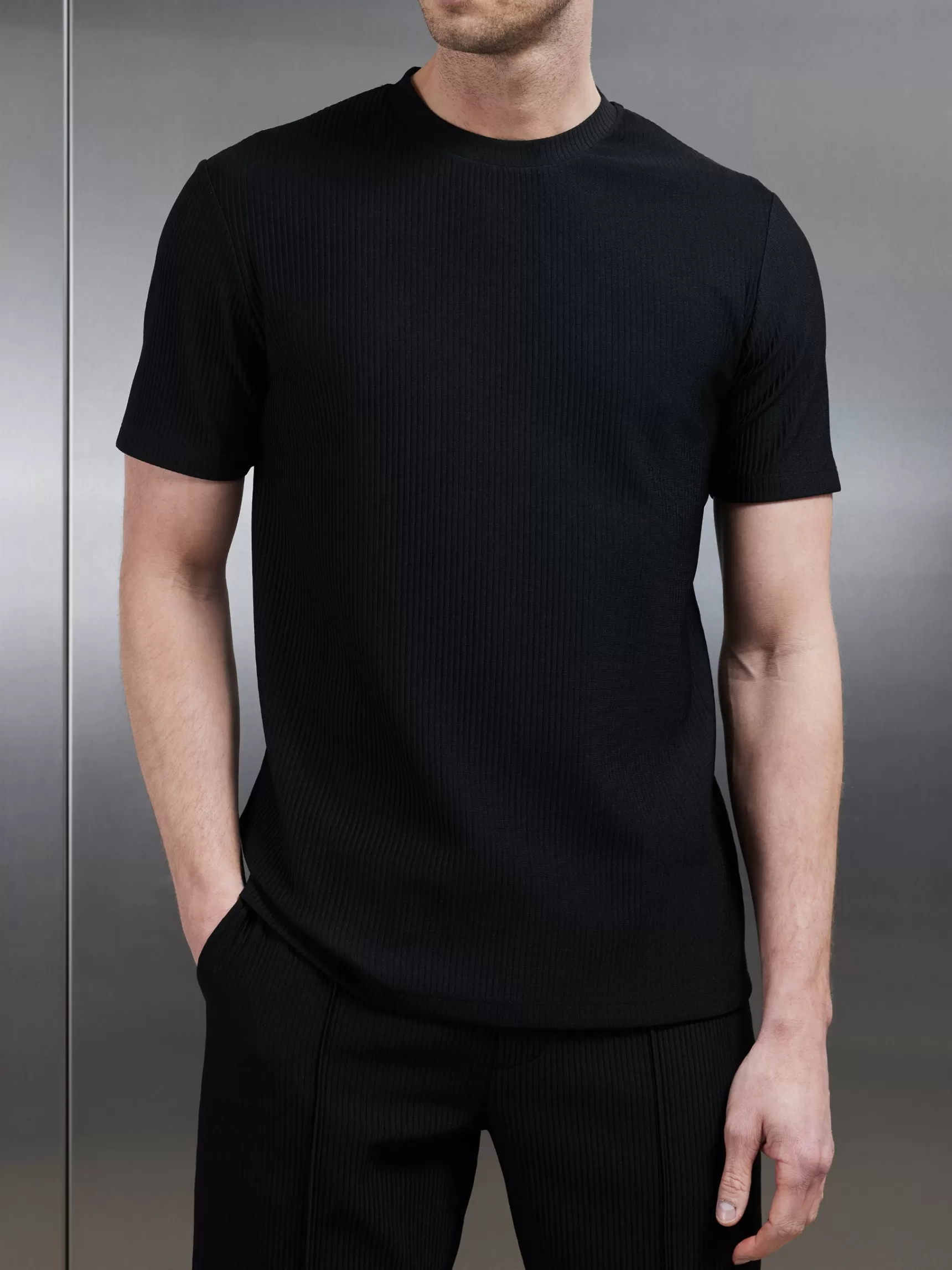 Discount ARNE Pleated T-Shirt - Black