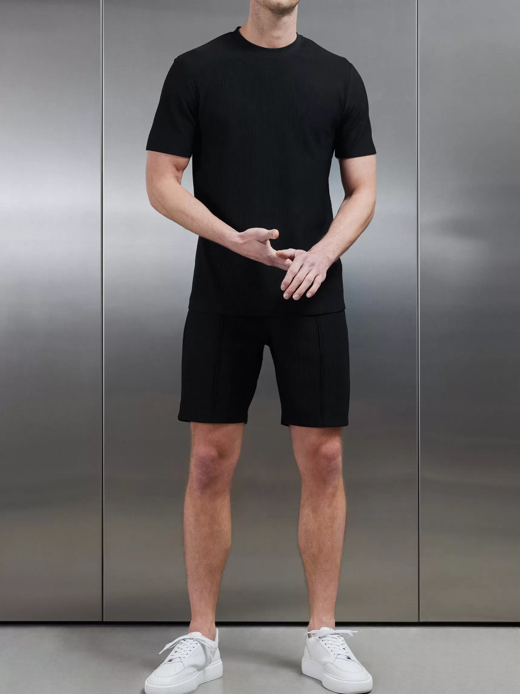 Discount ARNE Pleated T-Shirt - Black