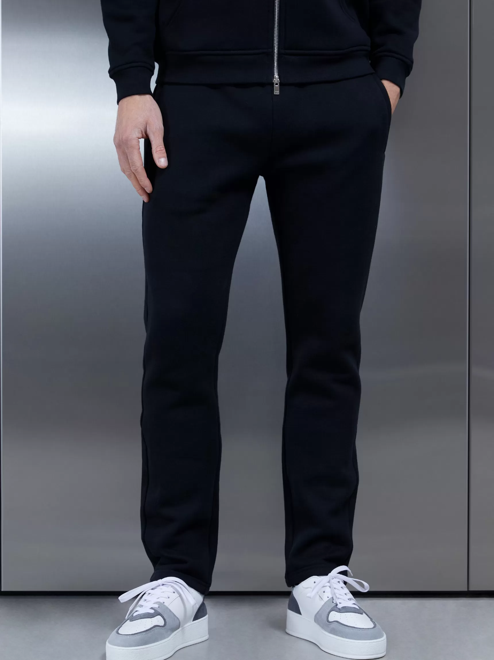 Clearance ARNE Relaxed Fit Tapered Leg Jogger - Black