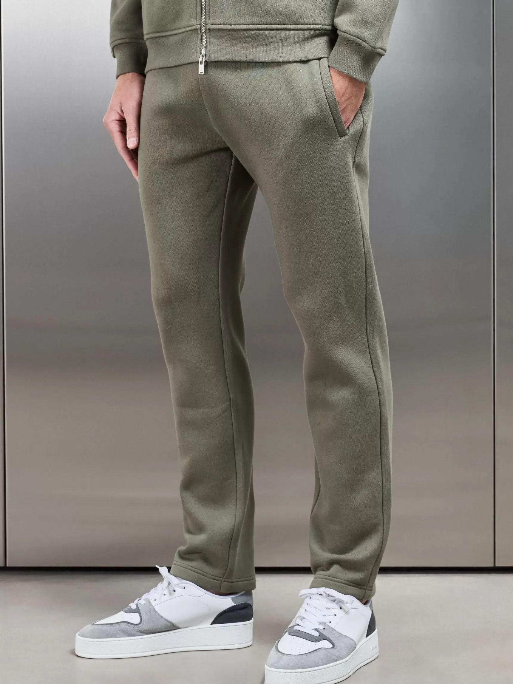 Sale ARNE Relaxed Fit Tapered Leg Jogger - Olive