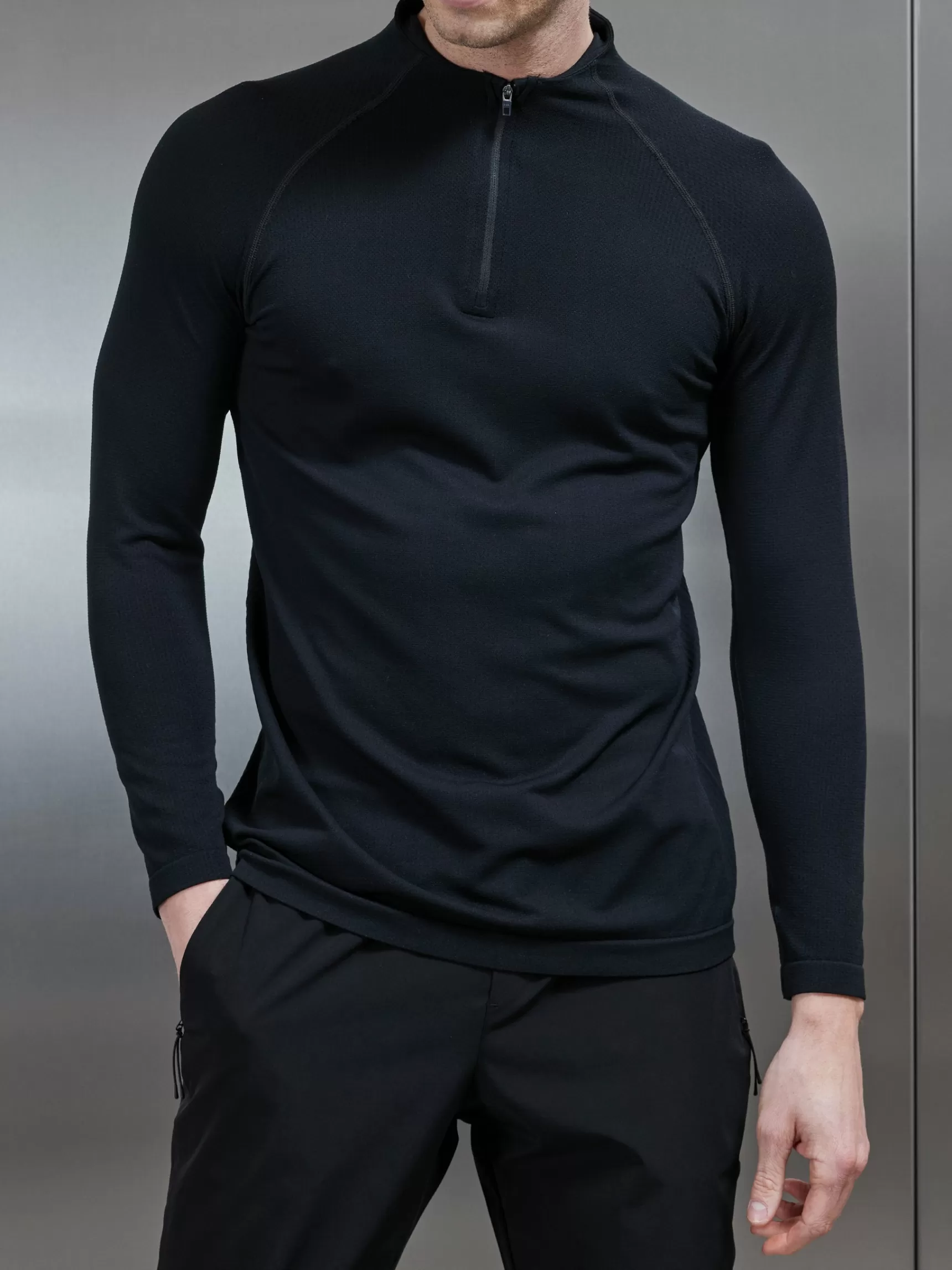 New ARNE Seamless Performance Quarter Zip - Black