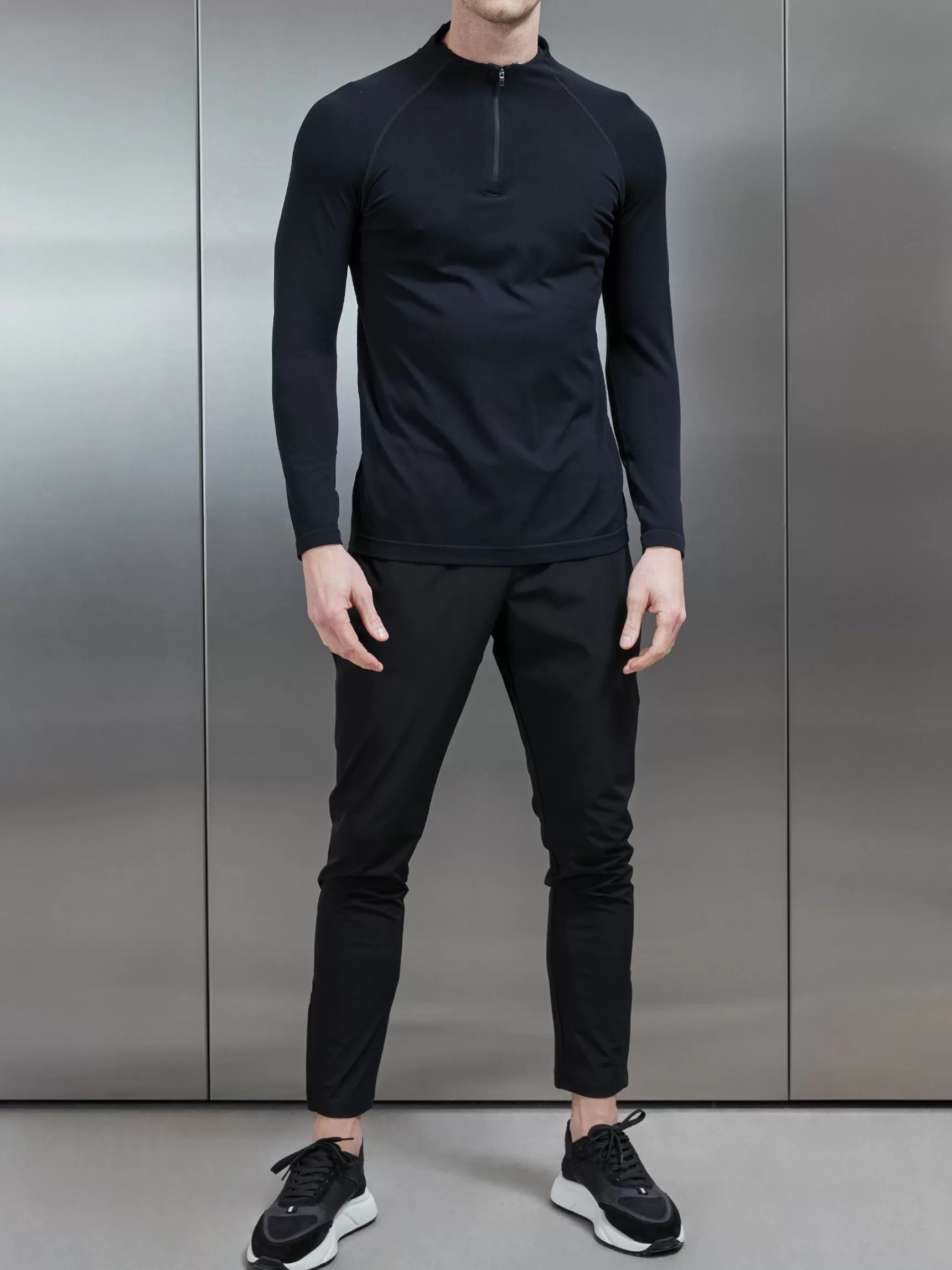New ARNE Seamless Performance Quarter Zip - Black