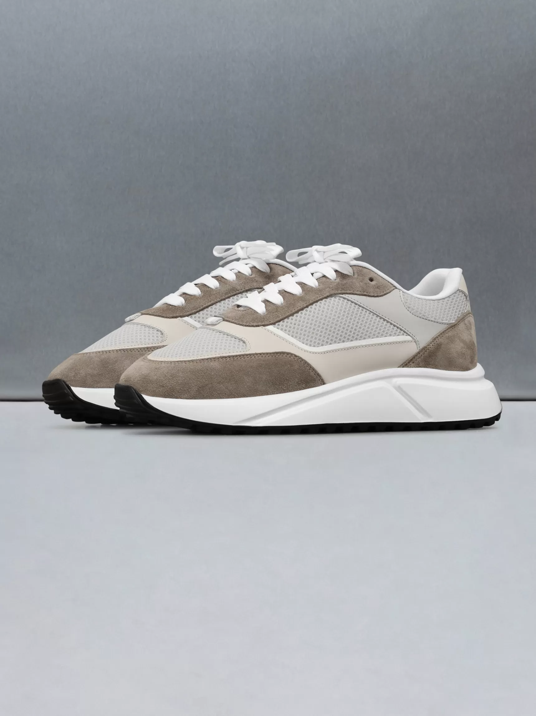 Online ARNE Technical Runner - Stone
