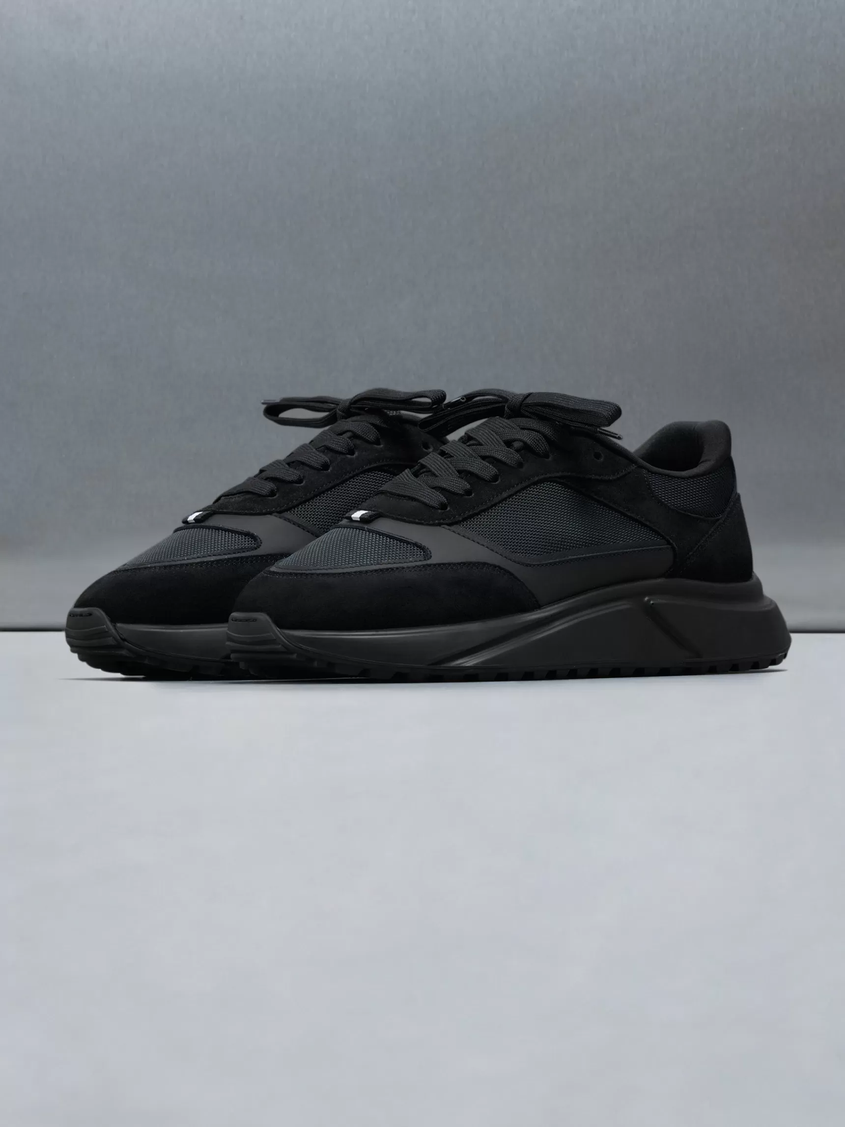 Outlet ARNE Technical Runner - Triple Black TripleBlack