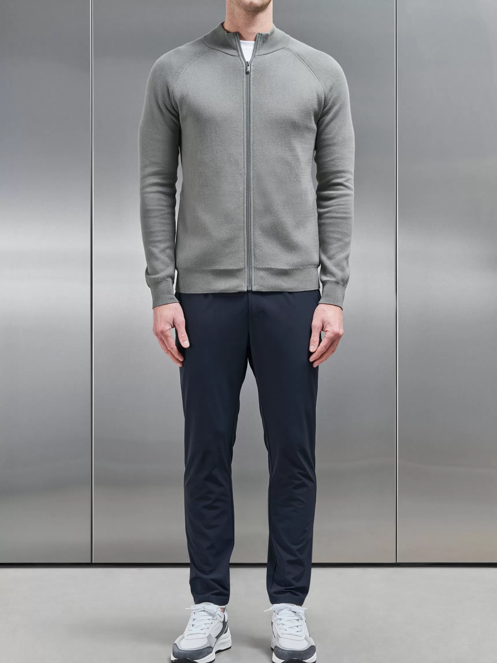 Clearance ARNE Technical Stretch Chino Trouser - Navy
