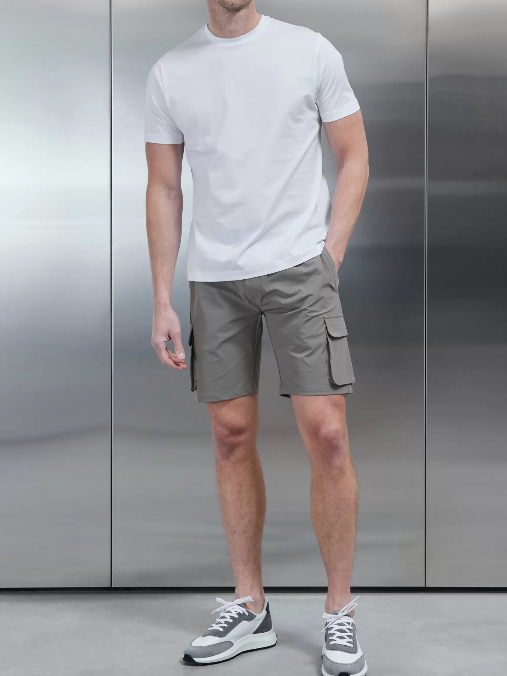 Store ARNE Utility Cargo Short - Olive