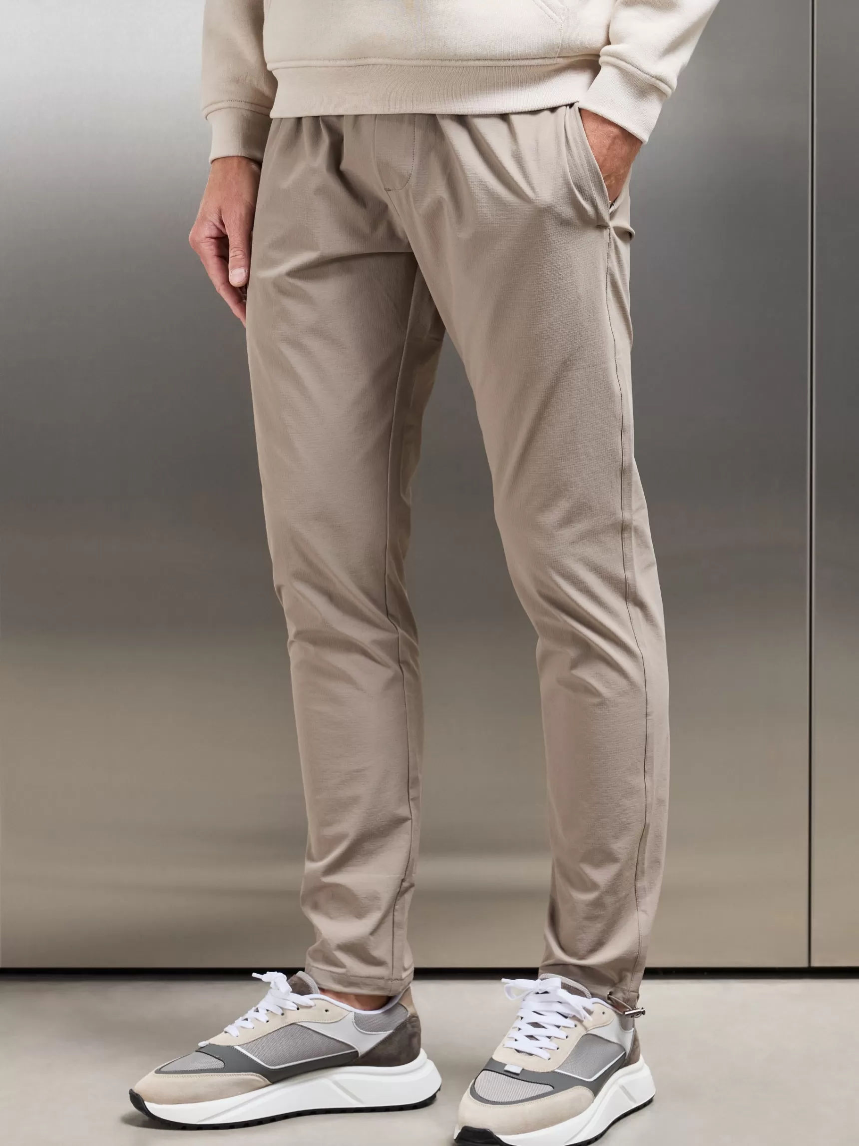 New ARNE Utility Trackpant - Taupe