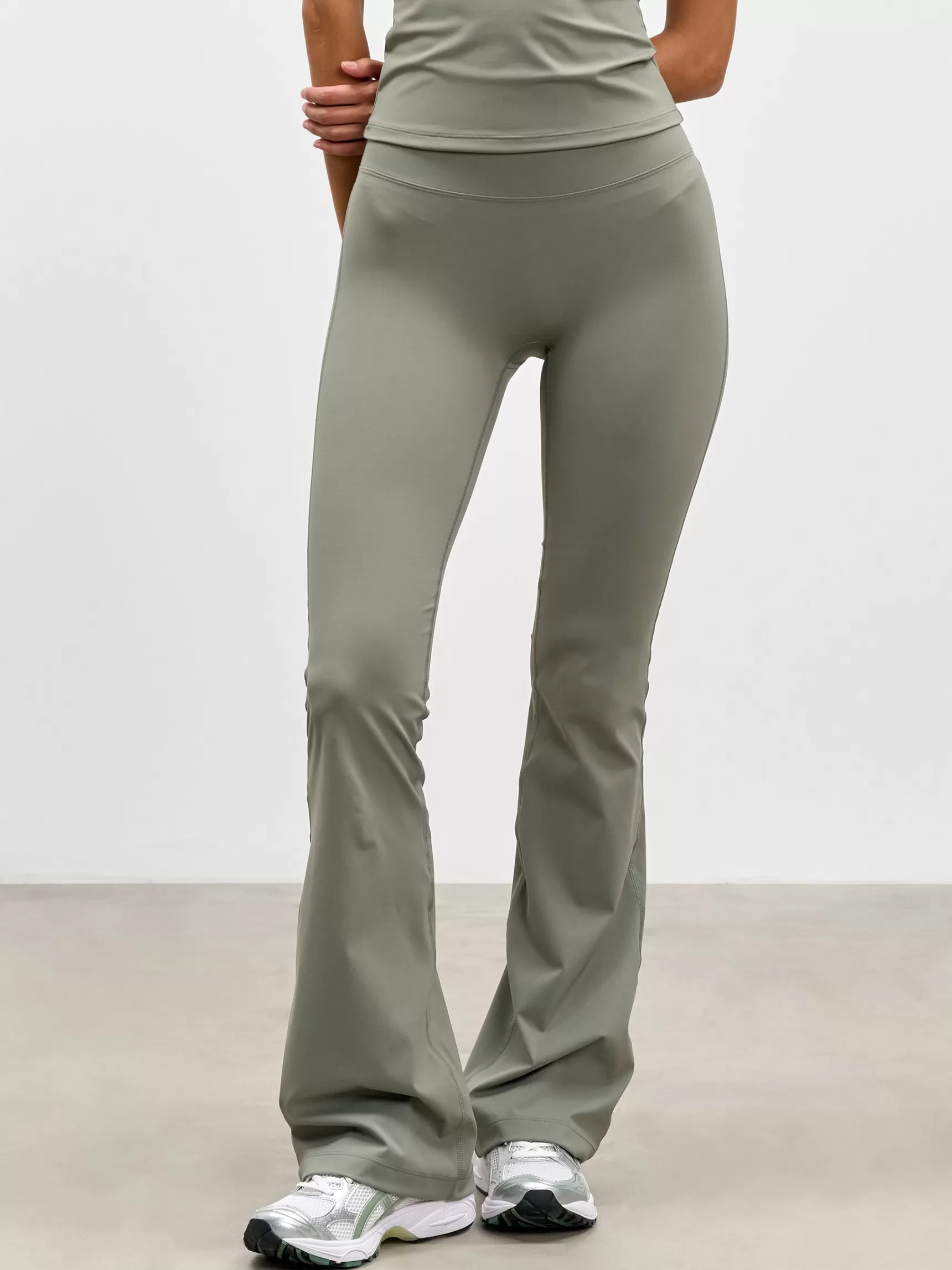 Sale ARNE Womens Active Flared Legging - Sage