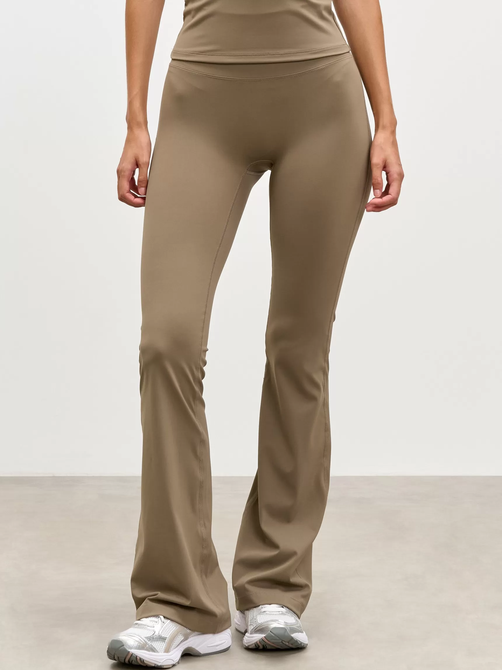 Sale ARNE Womens Active Flared Legging - Taupe