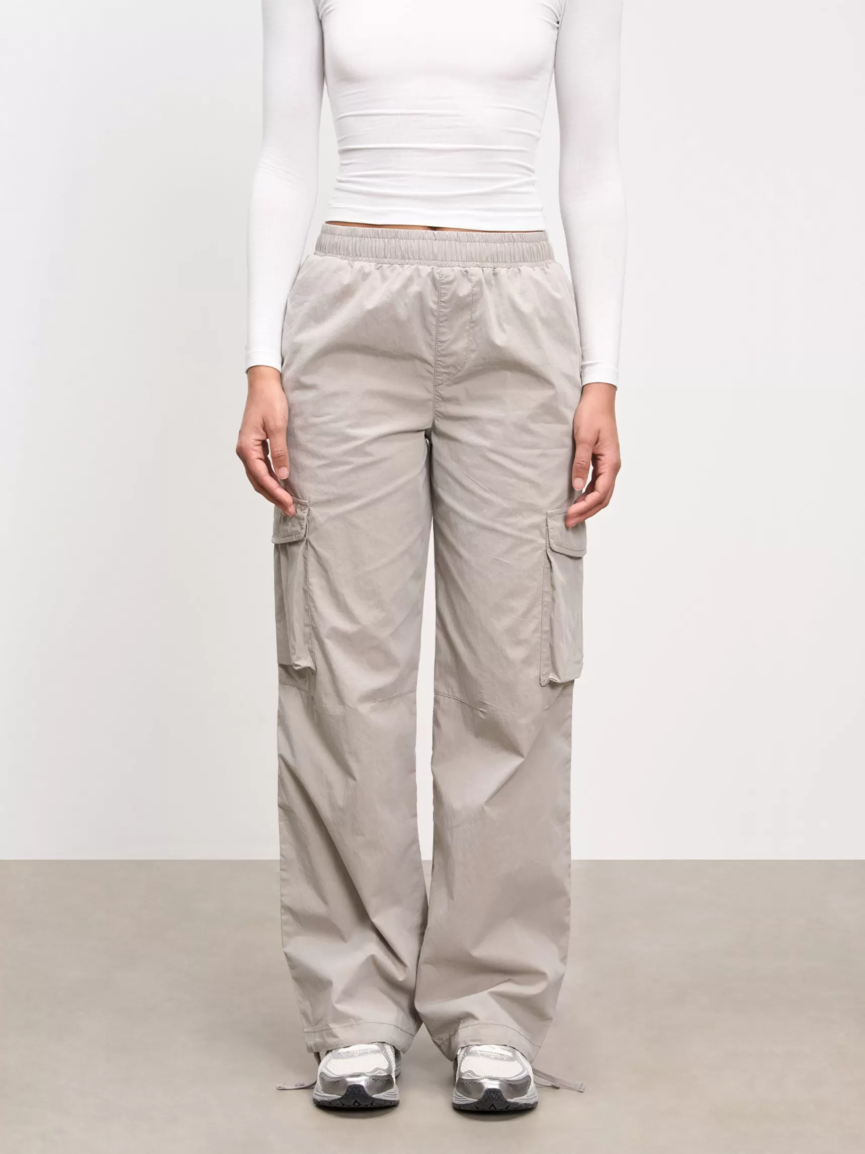 Hot ARNE Womens Parachute Cargo Pant - Stone
