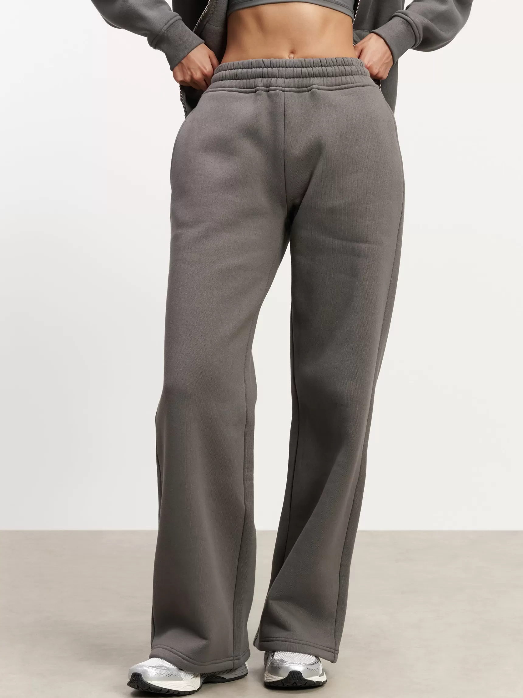 New ARNE Womens Relaxed Straight Leg Jogger - Grey